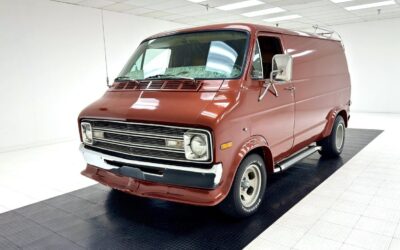 Dodge B200 Van 1977 à vendre