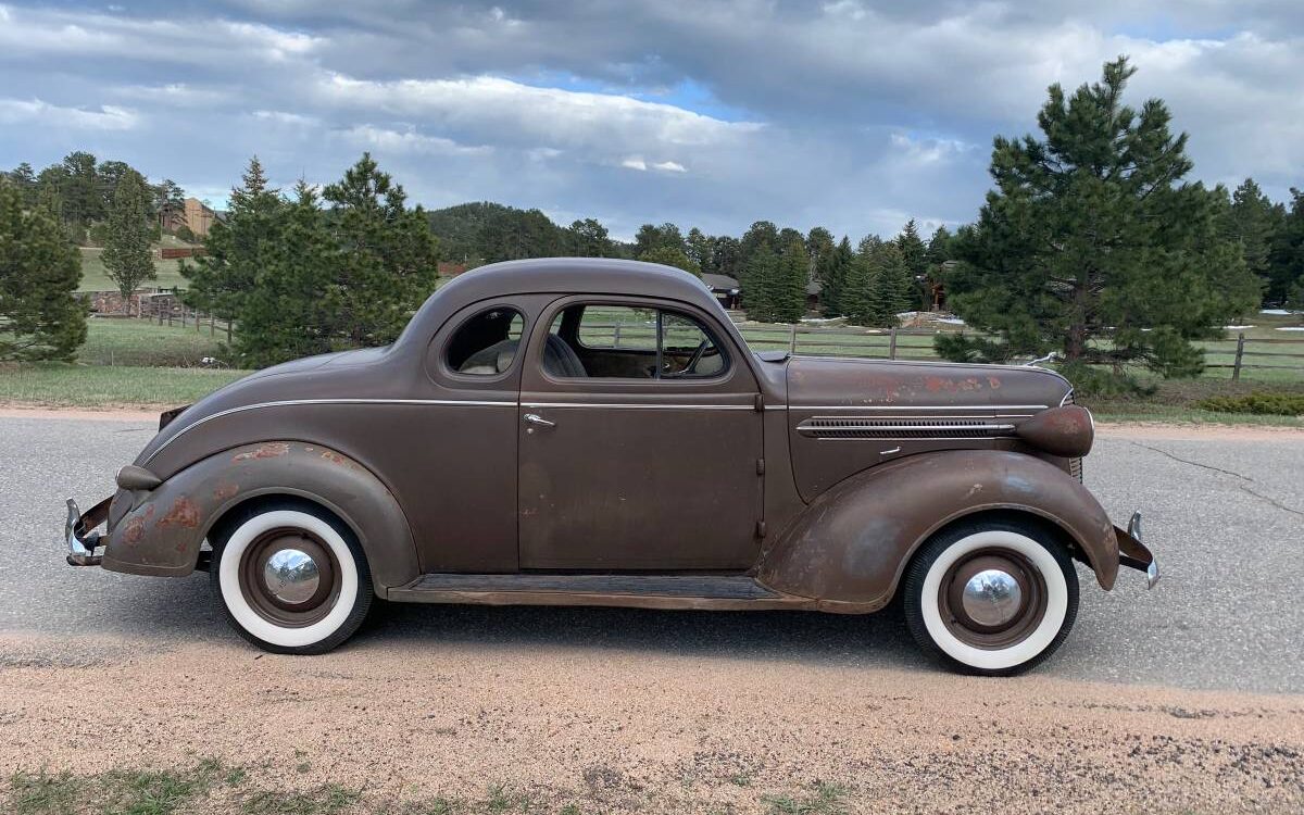 Dodge-Coupe-1937