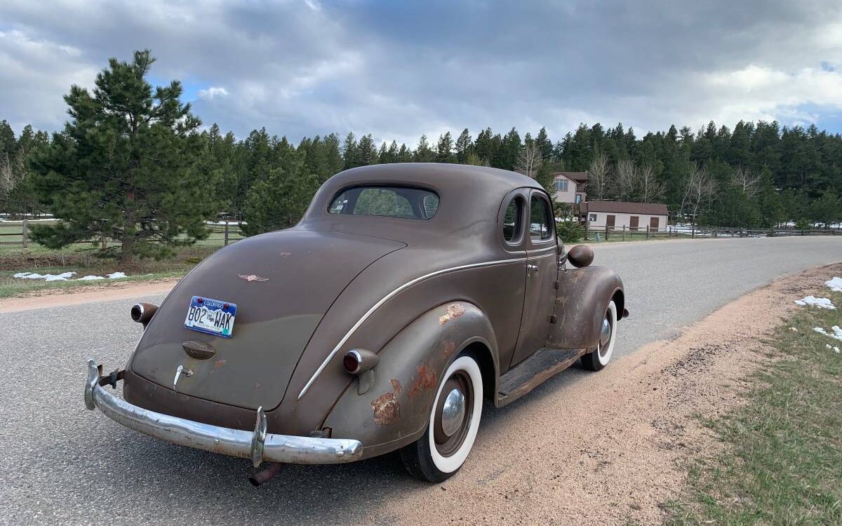 Dodge-Coupe-1937-17