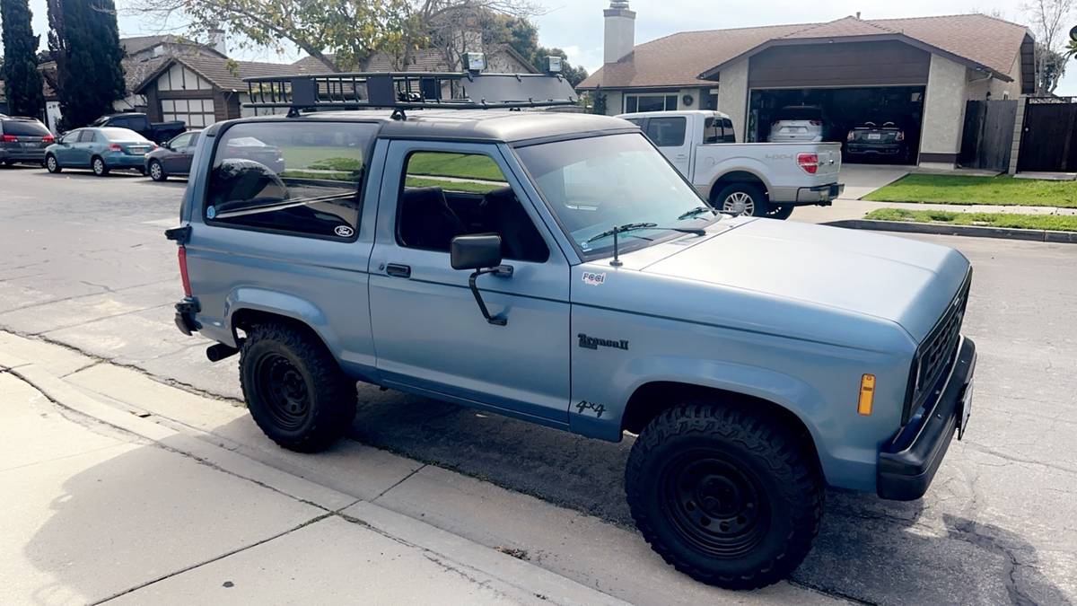 Ford-Bronco-2-1988