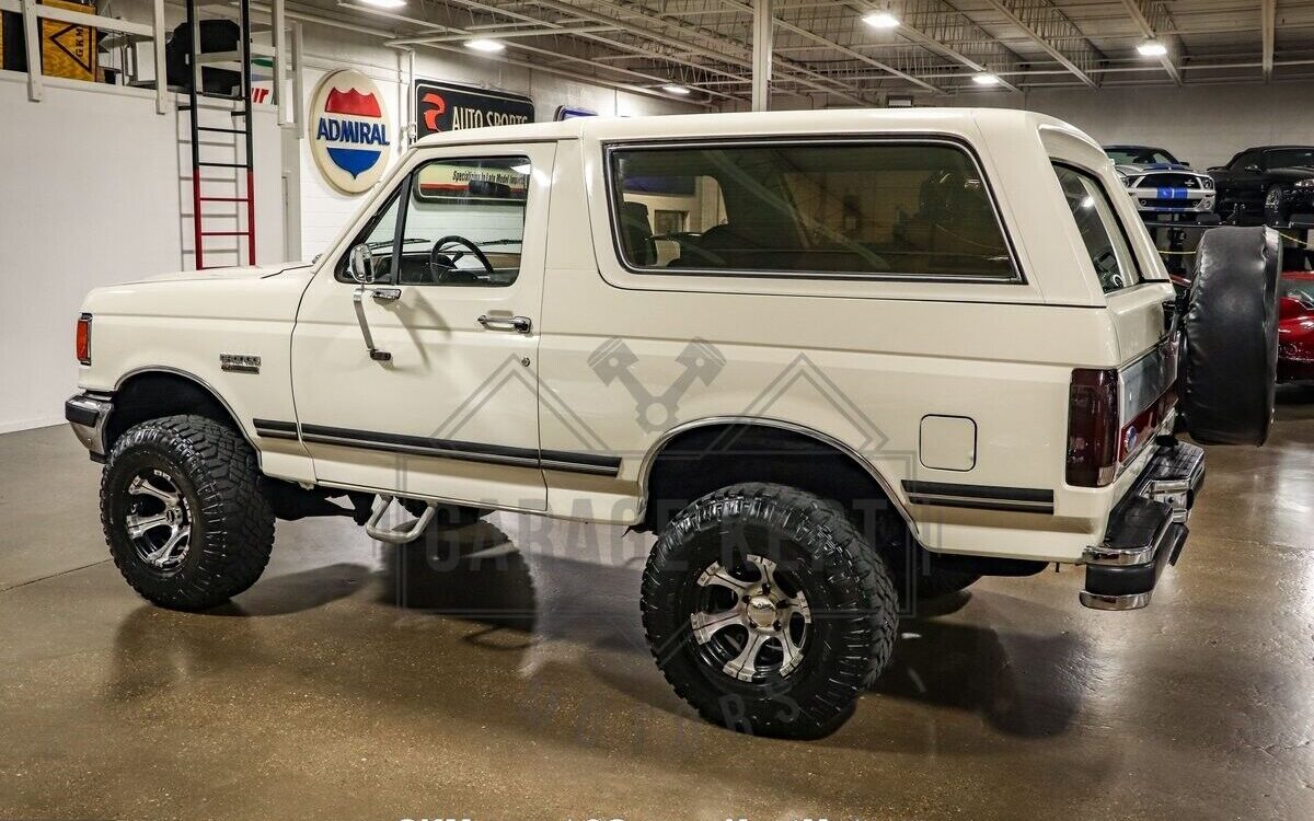 Ford-Bronco-SUV-1990-11