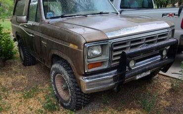 Ford-Bronco-xlt-1984-3