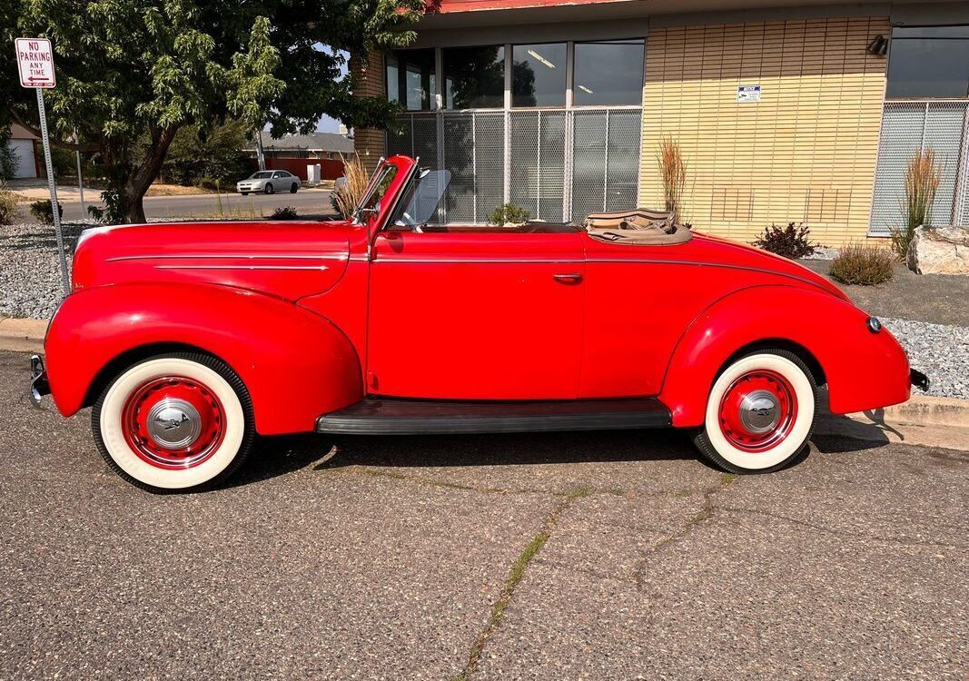 Ford-Deluxe-Convertible-1939-1