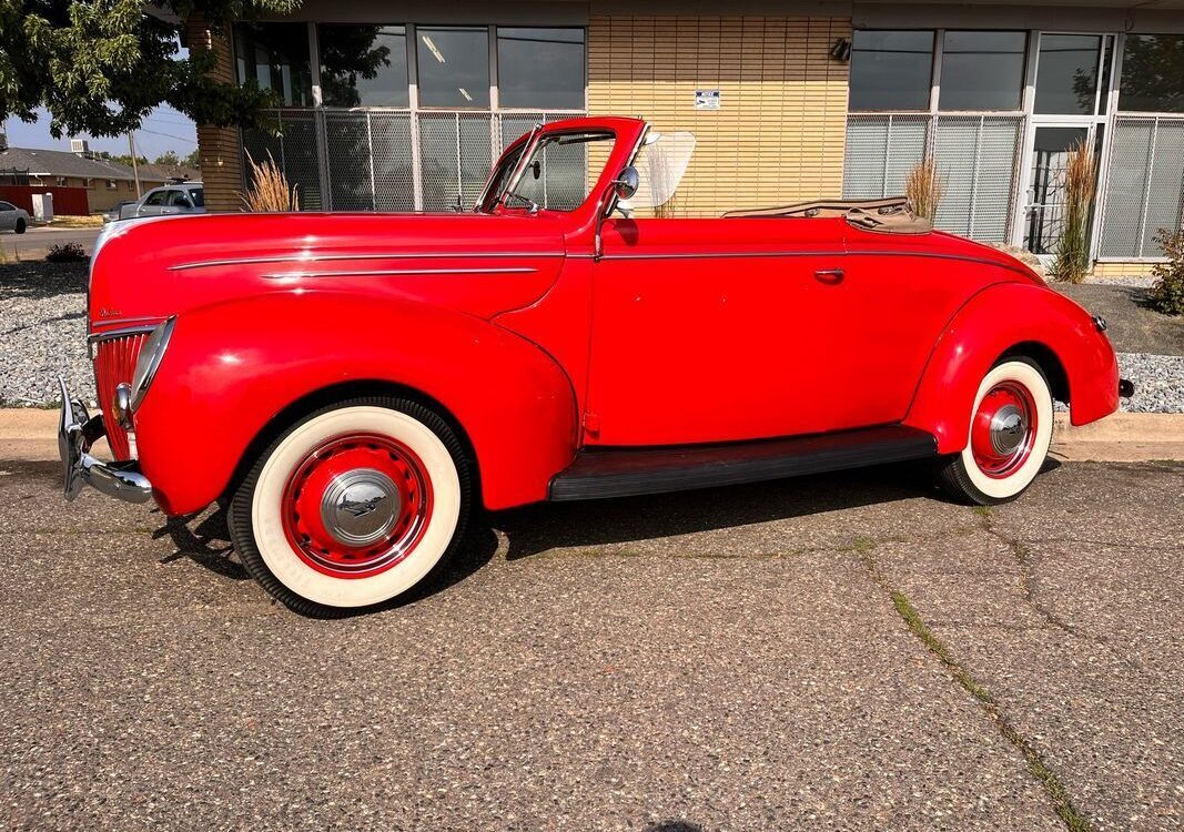 Ford-Deluxe-Convertible-1939-13