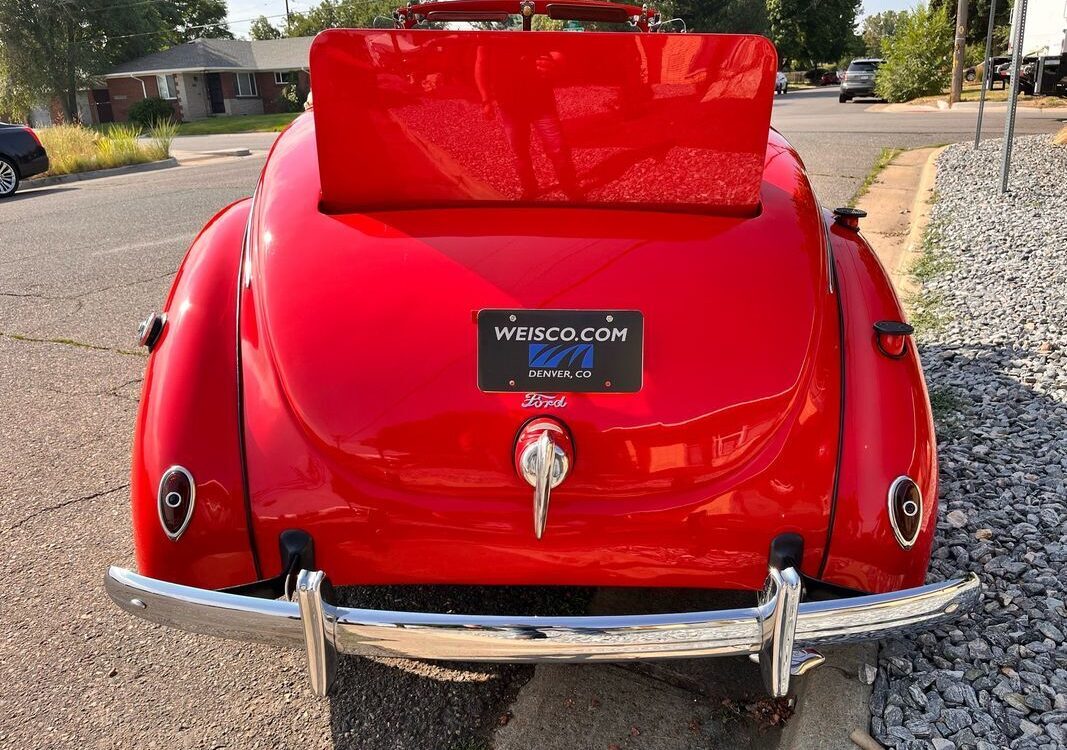 Ford-Deluxe-Convertible-1939-21