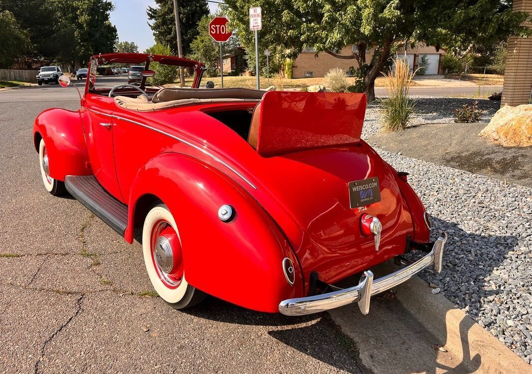 Ford-Deluxe-Convertible-1939-23