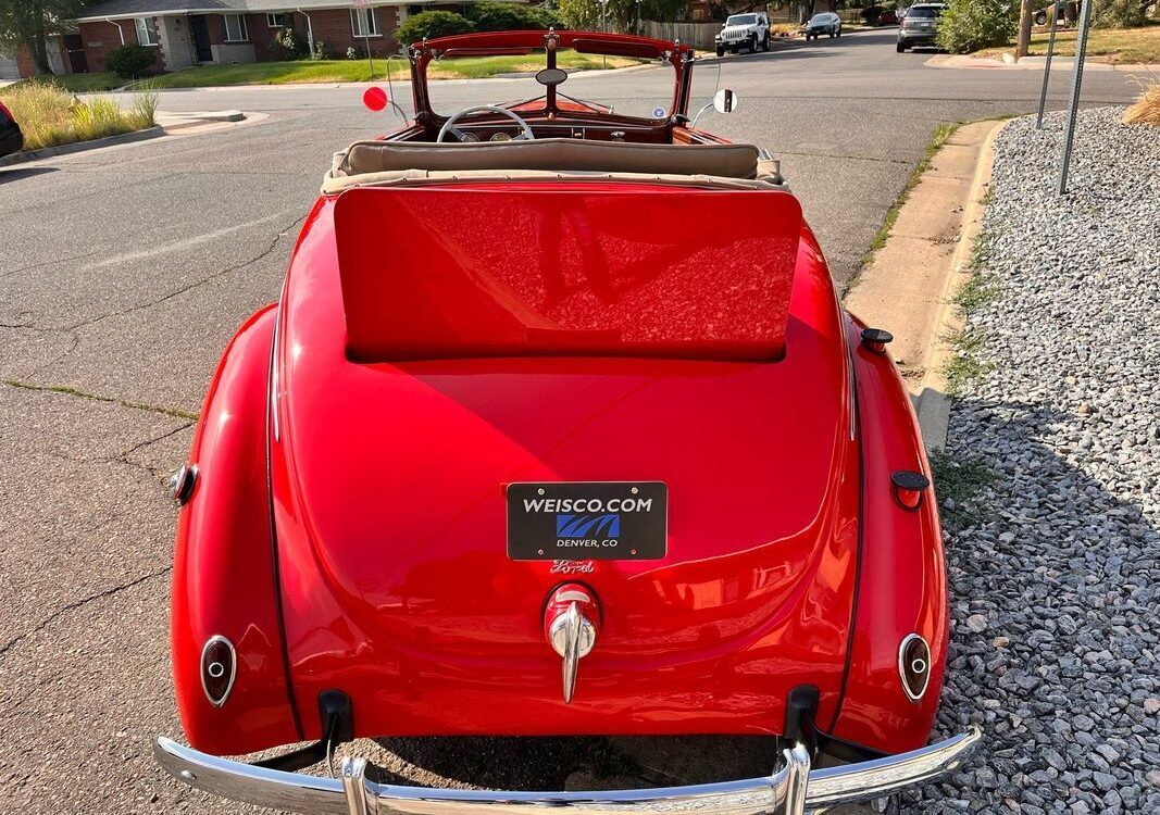 Ford-Deluxe-Convertible-1939-24