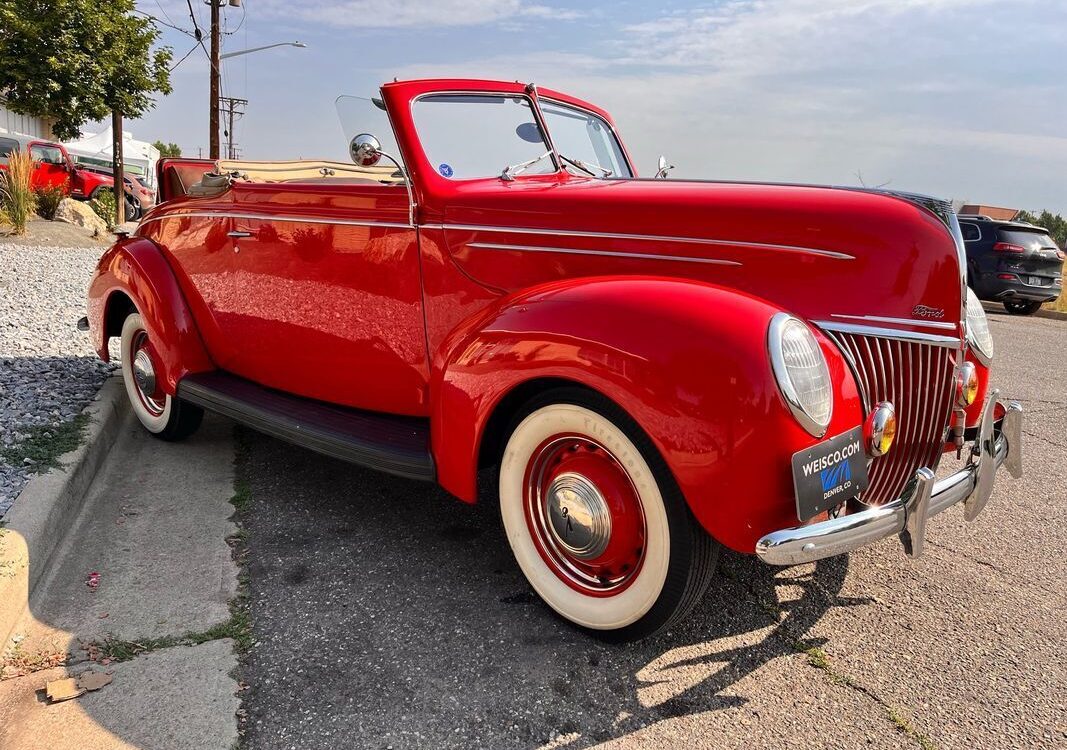 Ford-Deluxe-Convertible-1939-25