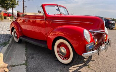 Ford-Deluxe-Convertible-1939-25