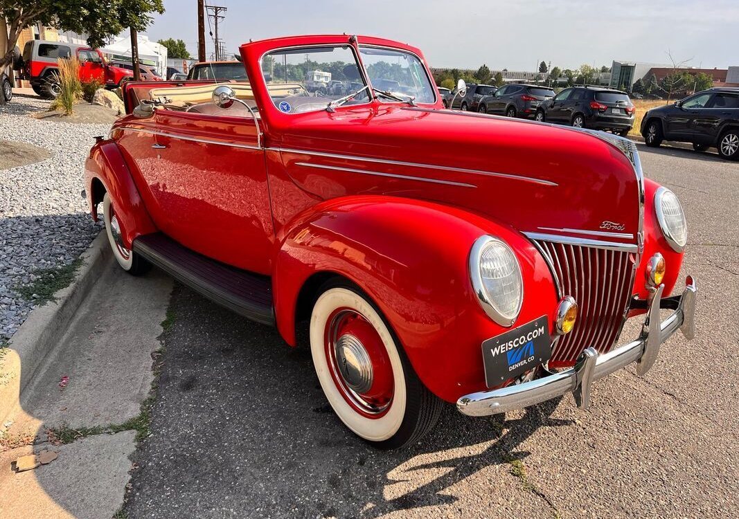 Ford-Deluxe-Convertible-1939-26