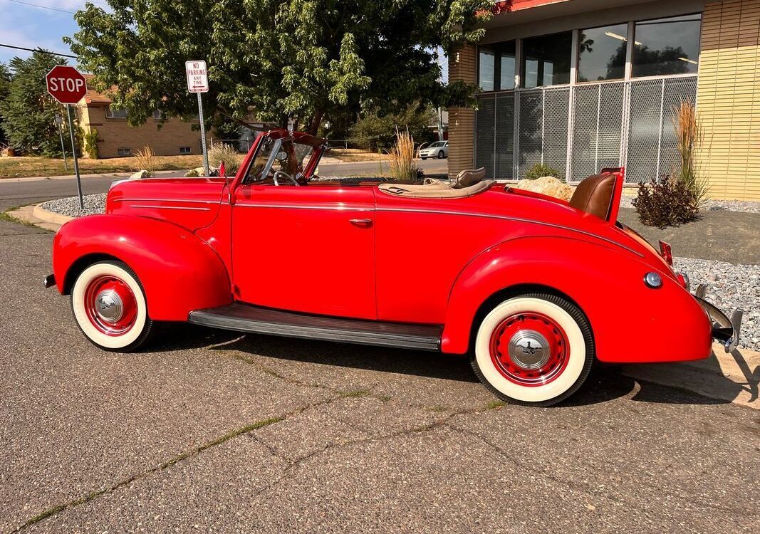 Ford-Deluxe-Convertible-1939-30