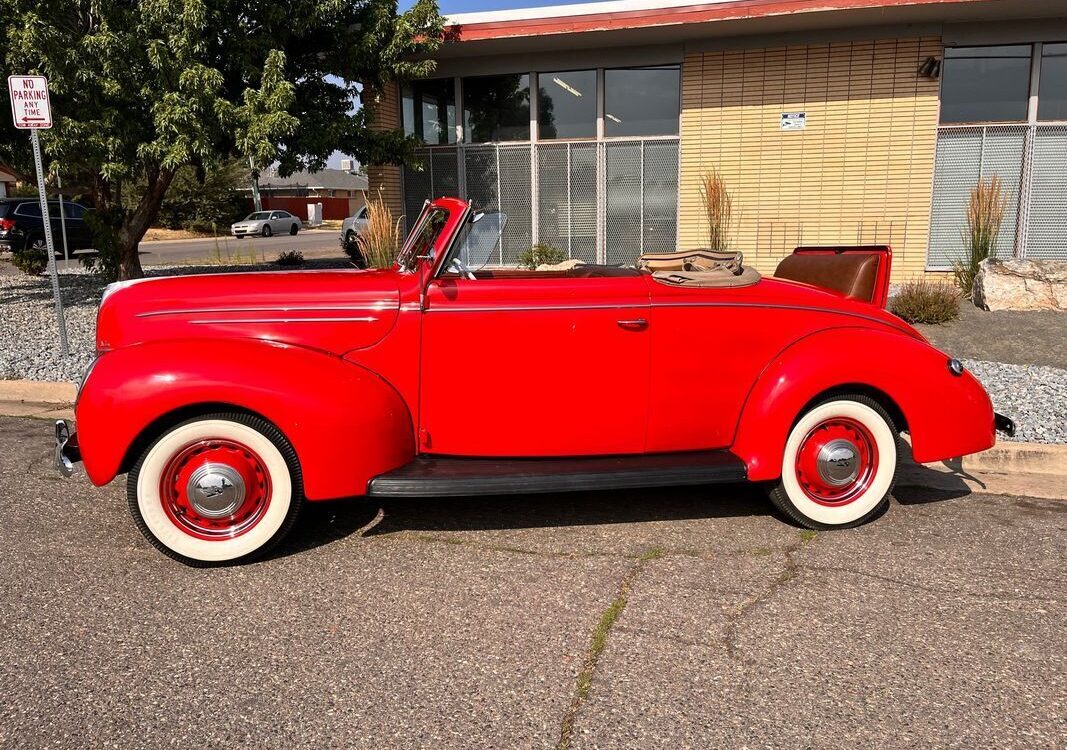 Ford-Deluxe-Convertible-1939-32