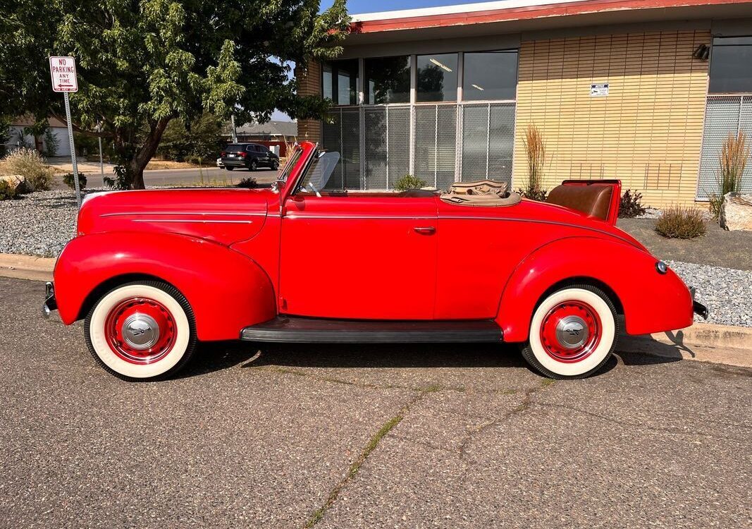 Ford-Deluxe-Convertible-1939-33