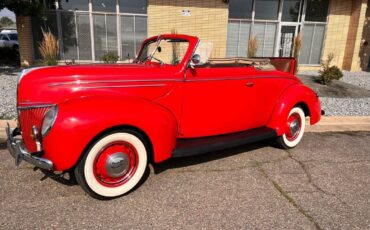 Ford-Deluxe-Convertible-1939-35