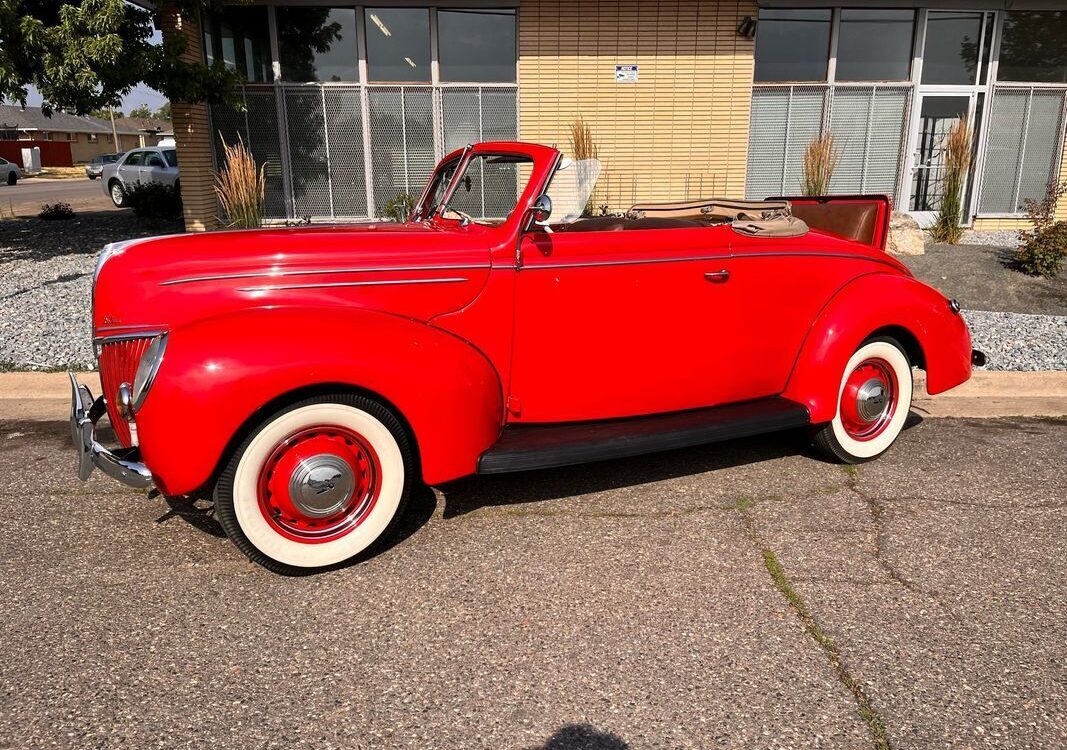 Ford-Deluxe-Convertible-1939-36