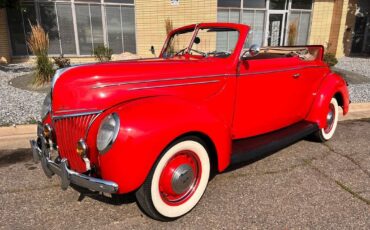 Ford-Deluxe-Convertible-1939-38