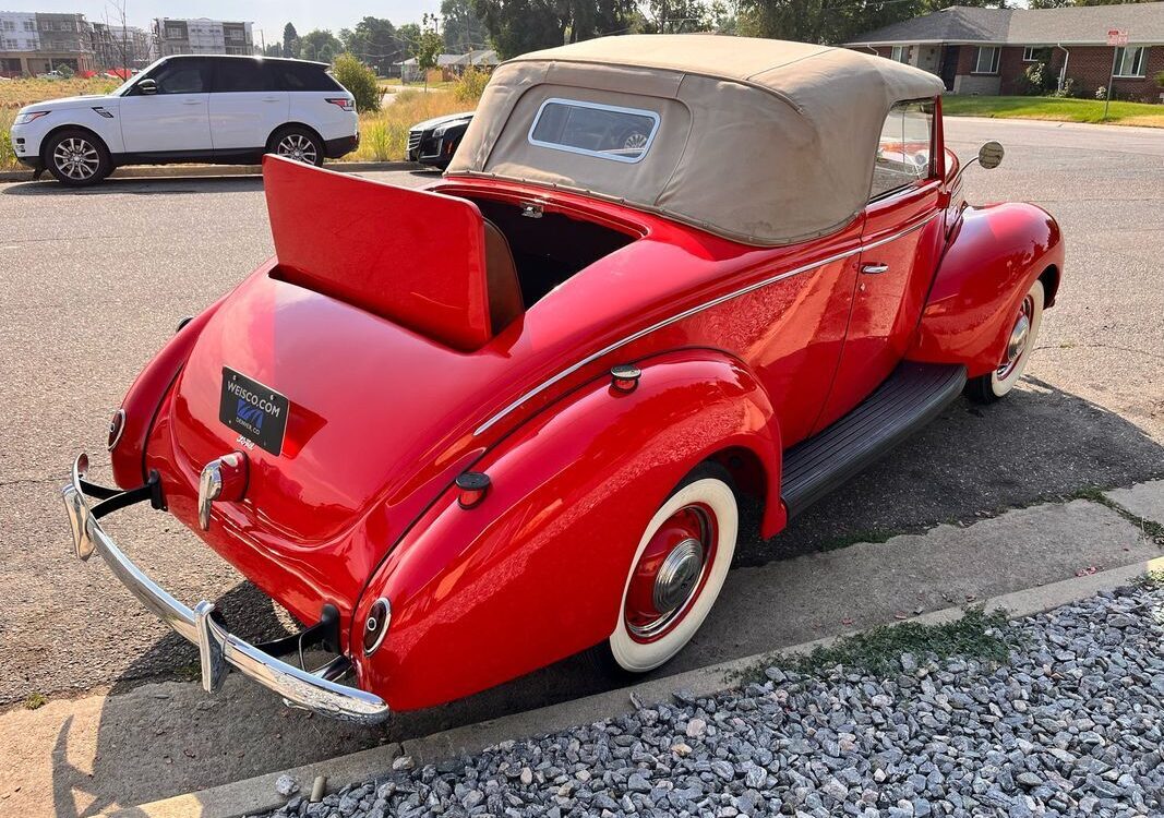 Ford-Deluxe-Convertible-1939-39