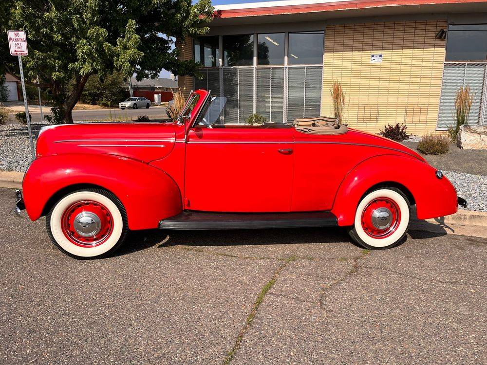 Ford-Deluxe-convertible-1939