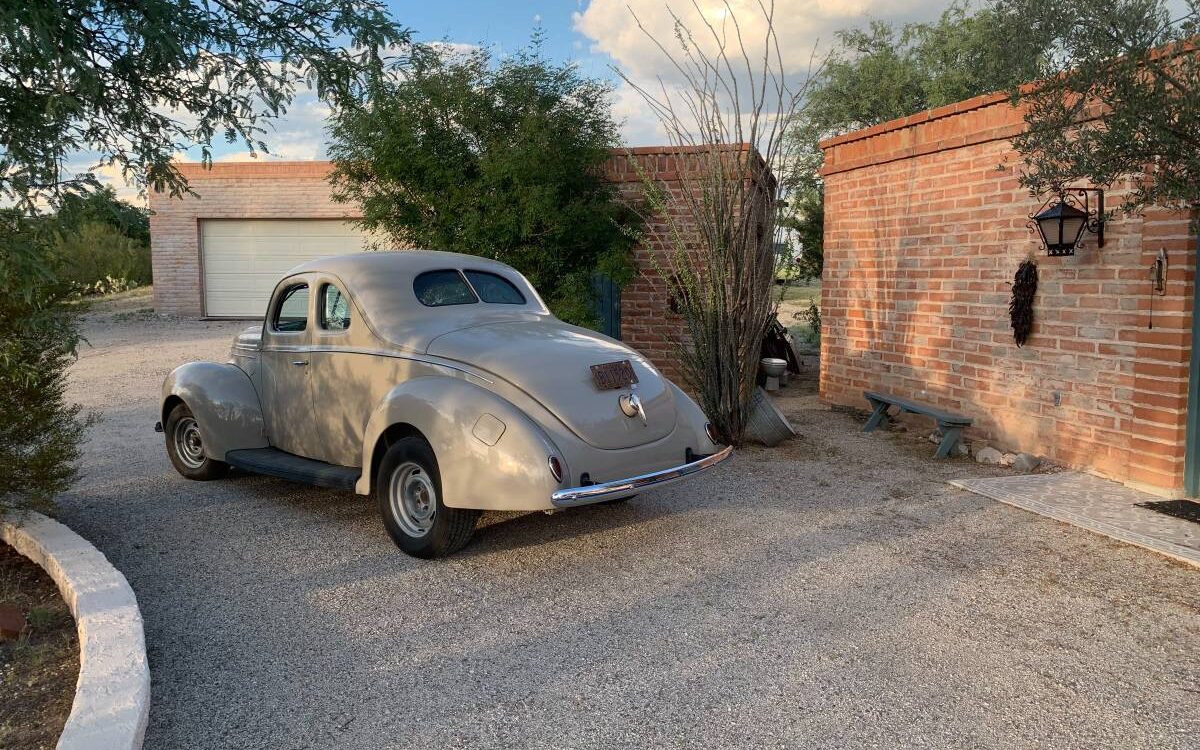 Ford-Deluxe-coupe-1939-1