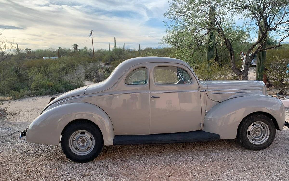 Ford-Deluxe-coupe-1939-2