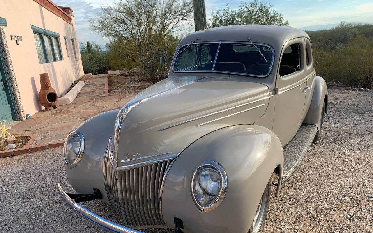 Ford-Deluxe-coupe-1939