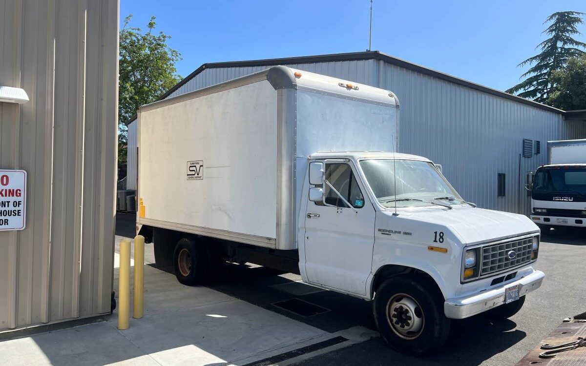 Ford-E-350-econoline-diesel-1987