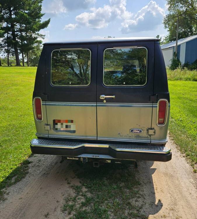 Ford-E150-econoline-1988-13