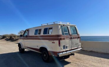 Ford-E250-econoline-1977-1