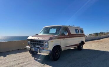 Ford-E250-econoline-1977