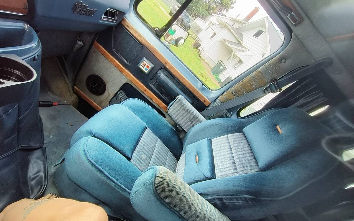 Ford-Econoline-e350-1987-8