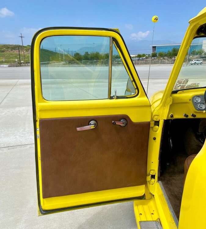 Ford-F-100-truck-1955-2