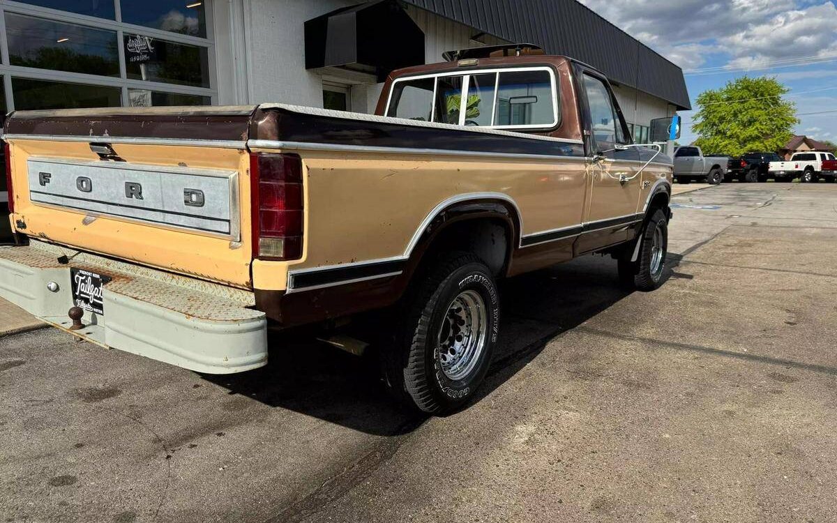 Ford-F-250-1982-5