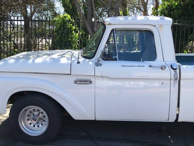 Ford-F100-pickup-1965-1