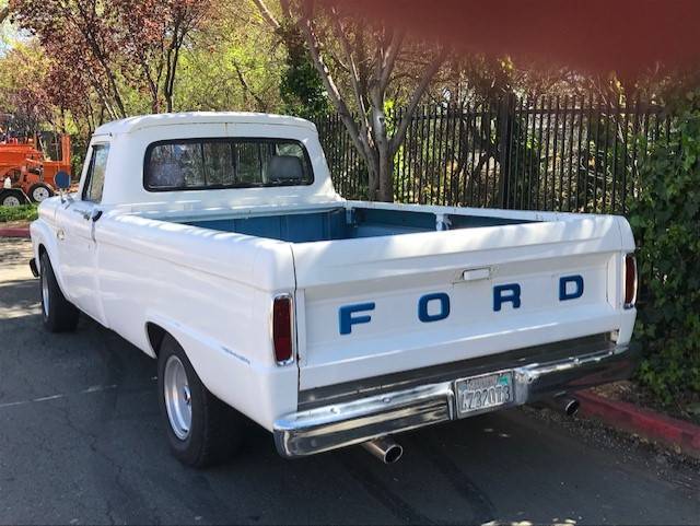 Ford-F100-pickup-1965-3