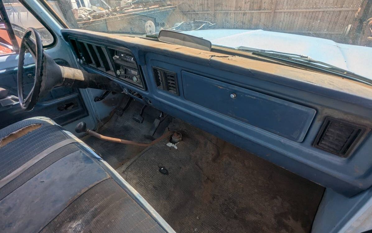 Ford-F250-1979-12