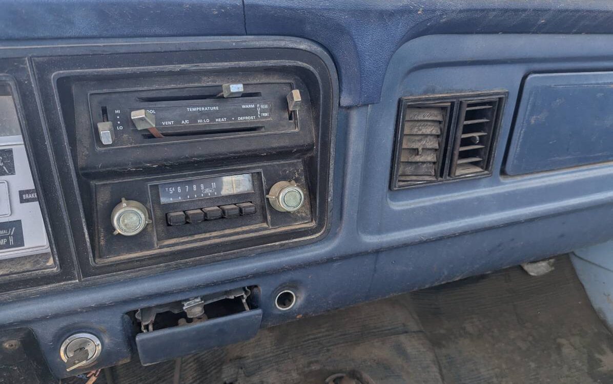 Ford-F250-1979-15