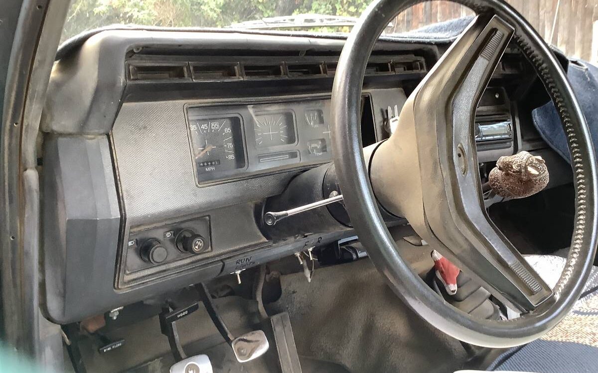 Ford-F250-1985-3