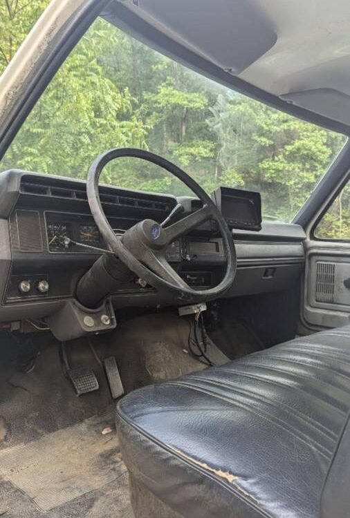 Ford-F700-1992-3