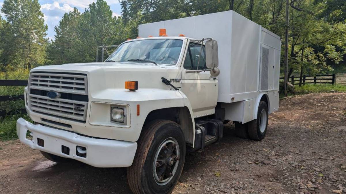 Ford-F700-1992