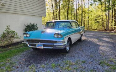 Ford-Fairlane-500-1958