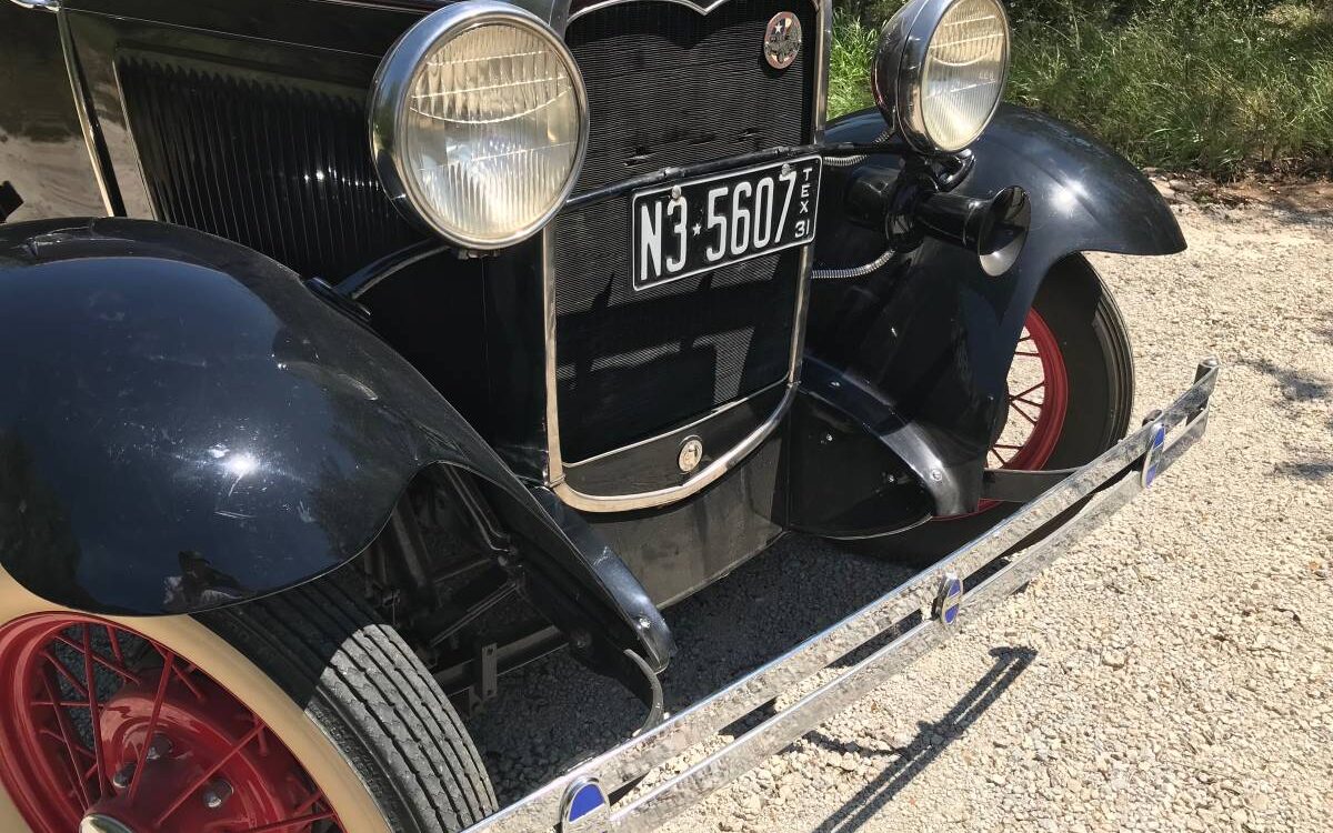 Ford-Model-a-deluxe-roadster-1931-12