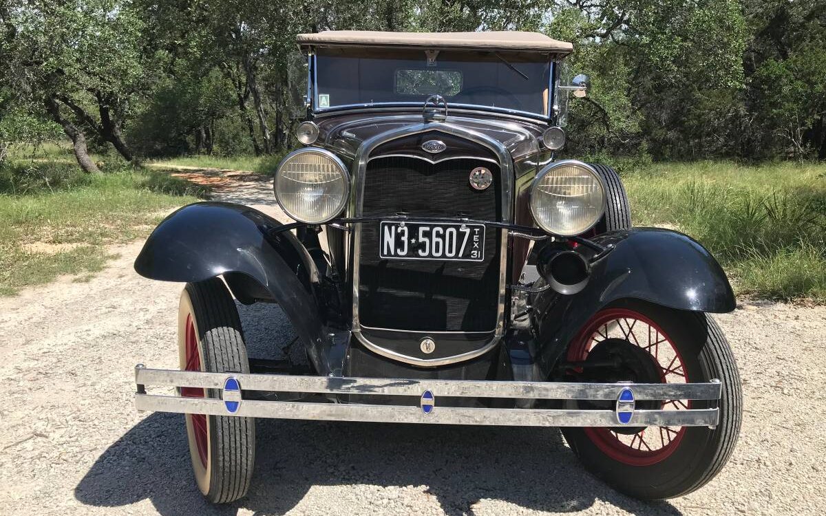 Ford-Model-a-deluxe-roadster-1931-7