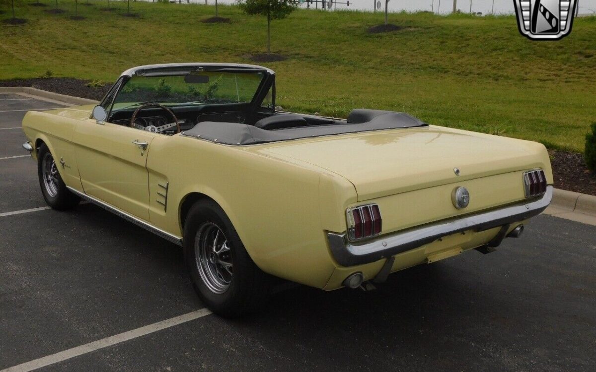 Ford-Mustang-Cabriolet-1966-3