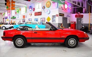 Ford-Mustang-Cabriolet-1984-3