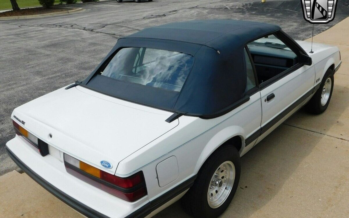 Ford-Mustang-Cabriolet-1984-4