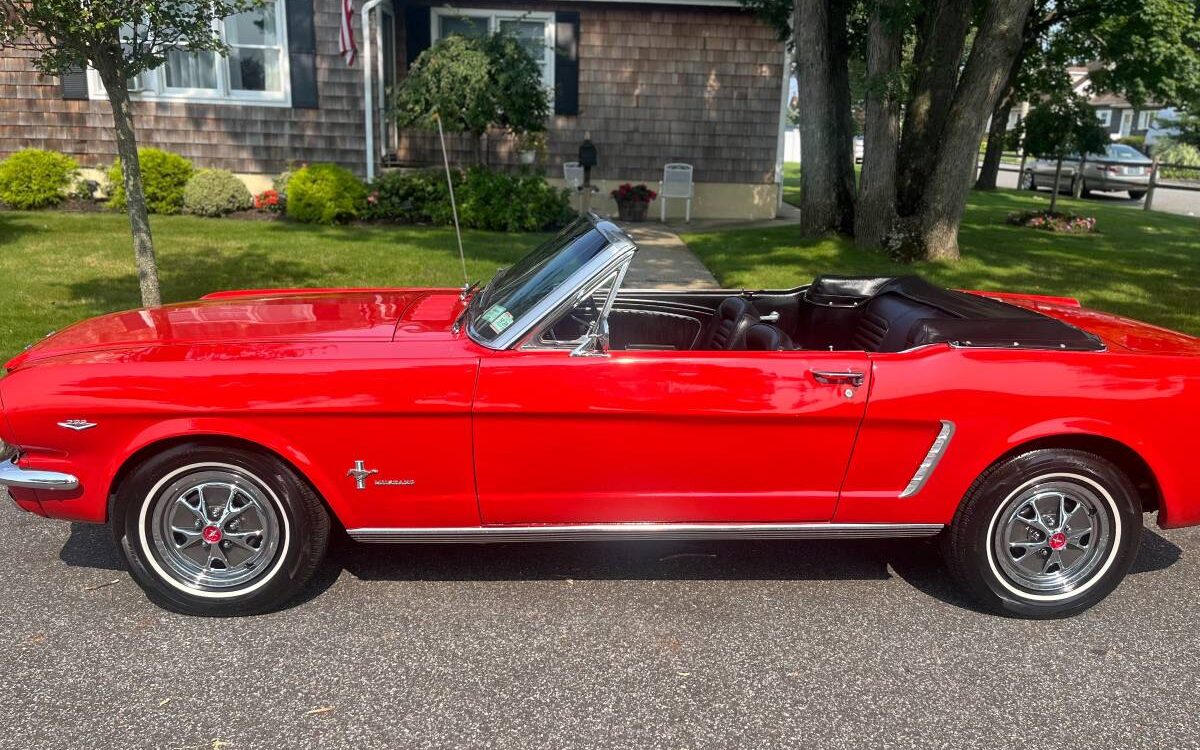 Ford-Mustang-convertible-1965-2