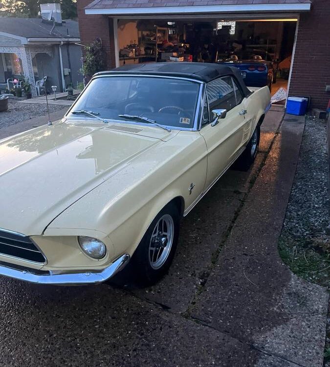 Ford-Mustang-convertible-1967-1