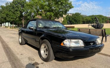 Ford-Mustang-convertible-1989