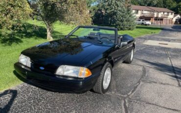 Ford-Mustang-convertible-1992-3