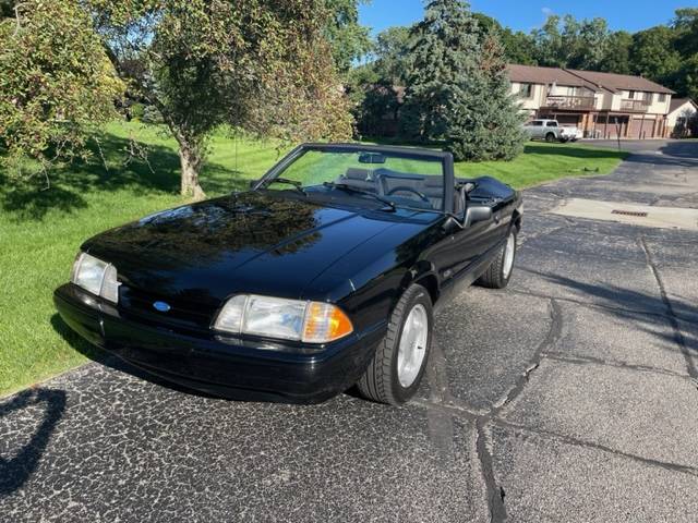 Ford-Mustang-convertible-1992-3